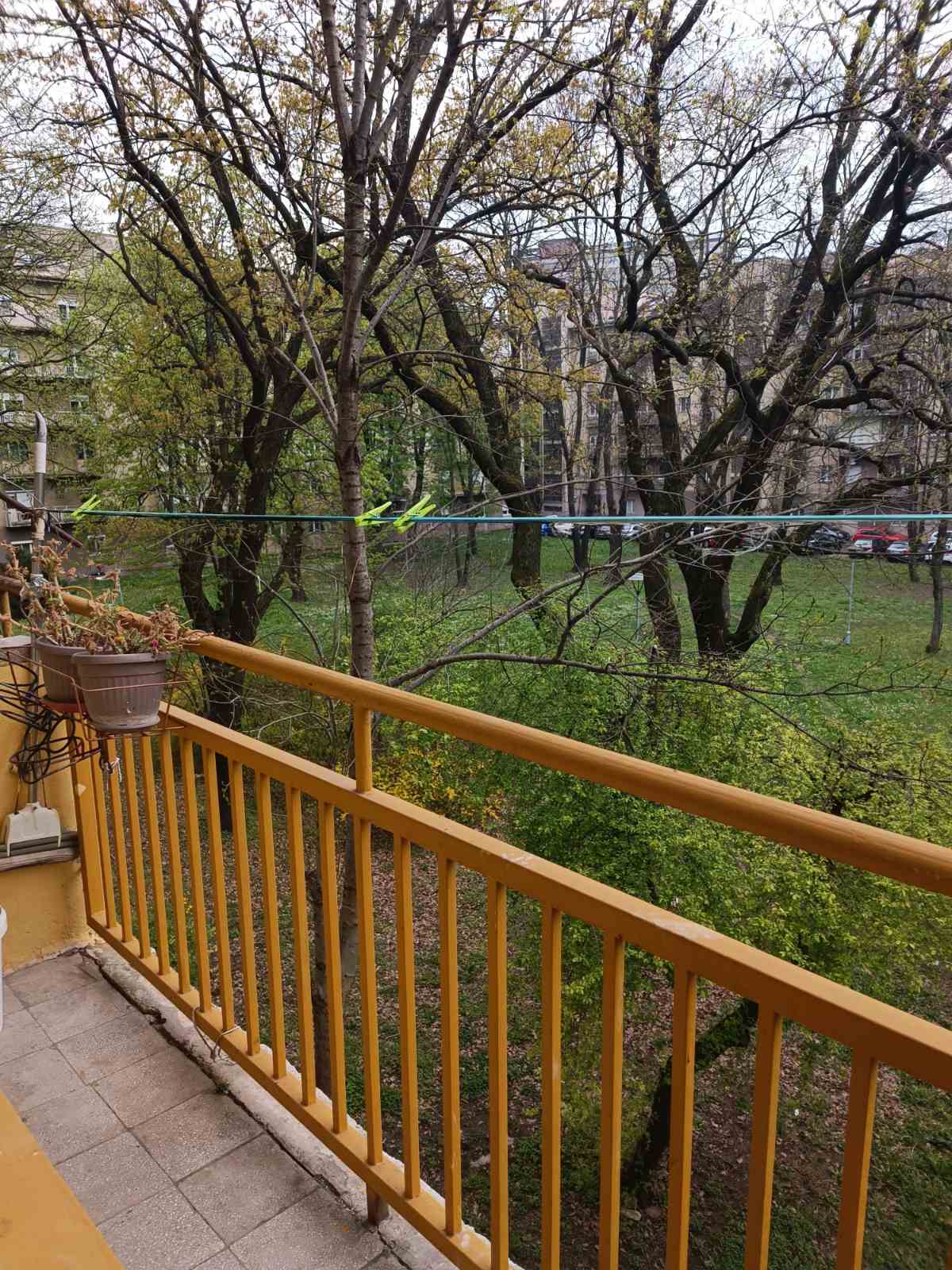 Izdajem renoviran 1.0 stan u Paviljonima, 35 m2